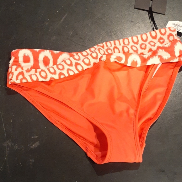skye Other - NWT  SKYE Bottoms Mid waist NWT M